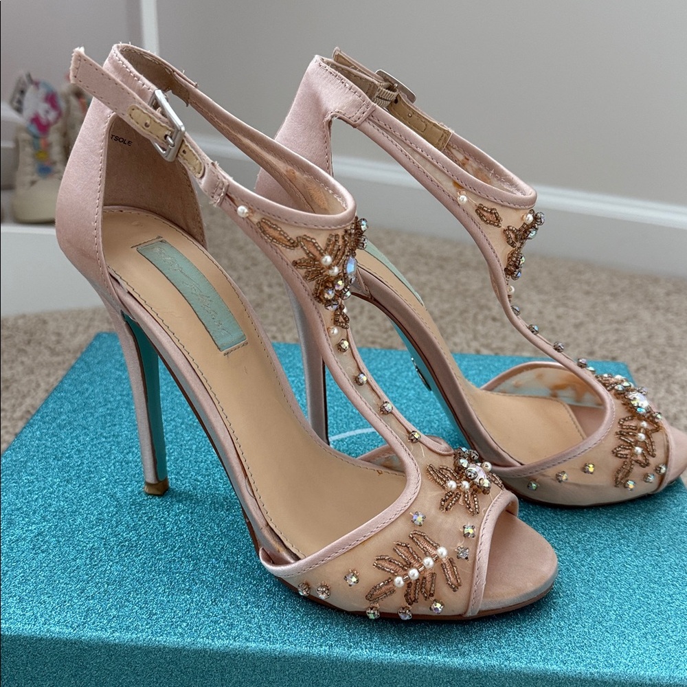 Betsey Johnson Holly Dress sandals, champagne 7.5
